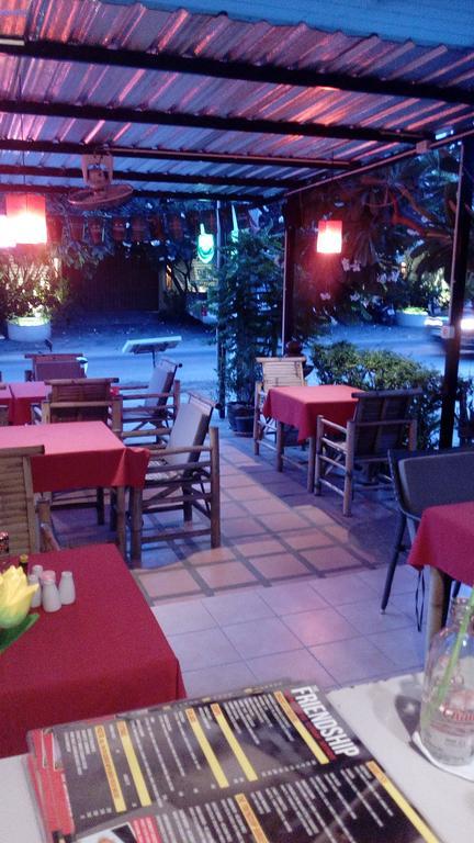 Albergue The Friendship Bophut Exterior foto