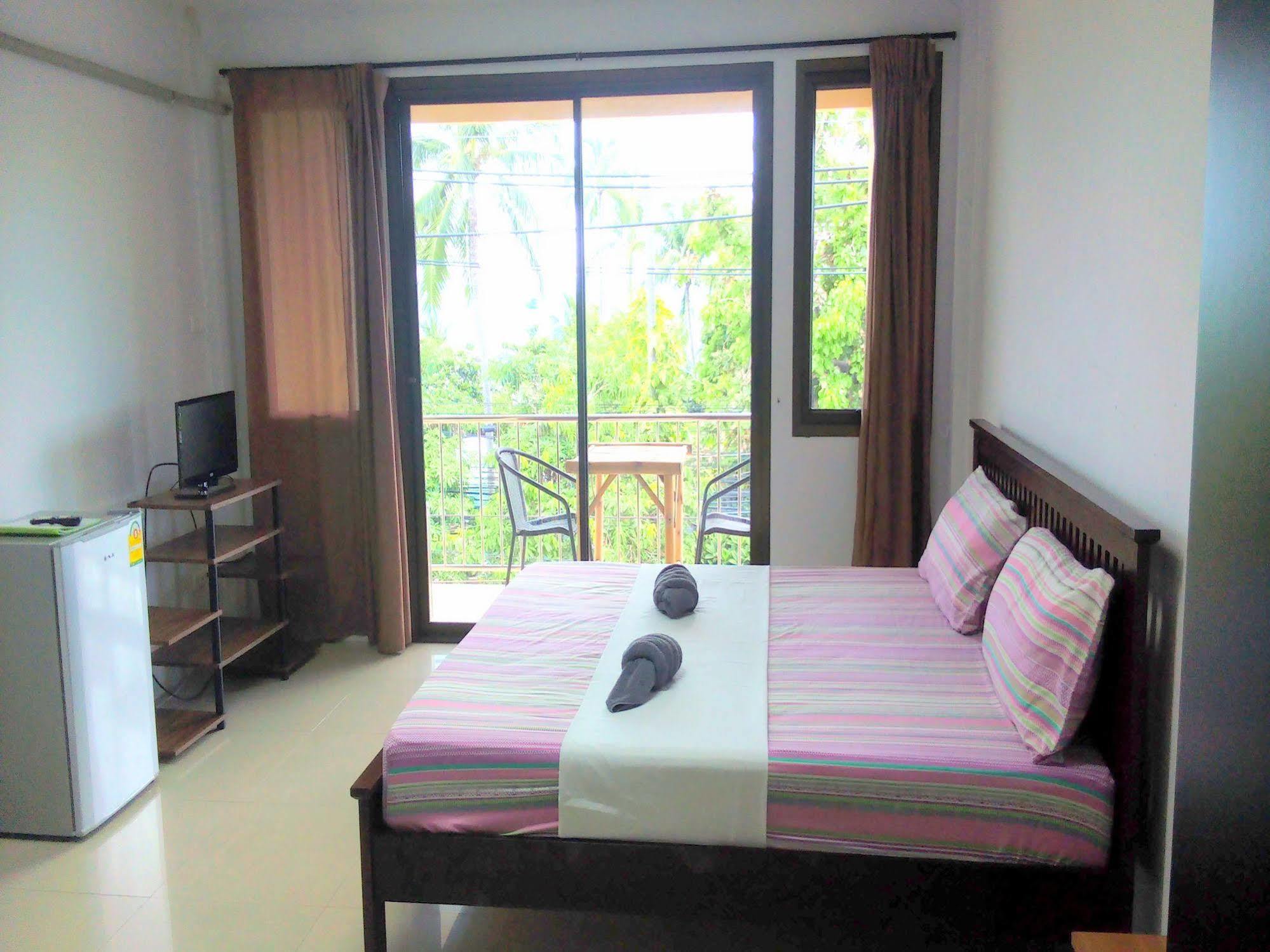 Albergue The Friendship Bophut Exterior foto